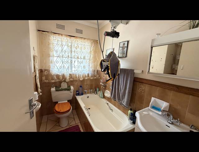4 BEDROOM FREESTANDING FOR SALE IN RYNFIELD